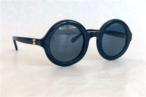 chanel vintage sunglasses shop.